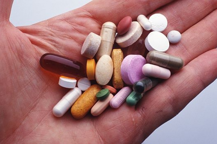 Mától csaknem ötszáz gyógyszernek változik az ára
