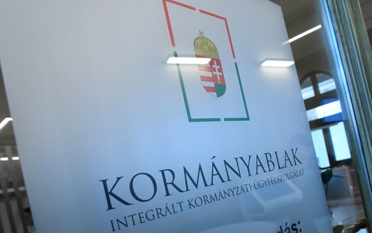 Továbbra sem szükséges a lejáró okmányok miatt kormányablakba menni