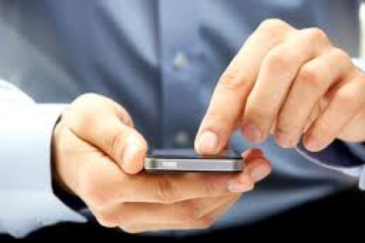 Mosdóban okostelefonozik a magyar