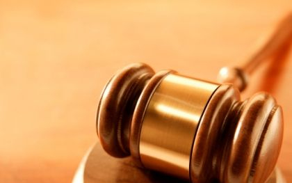 Jogerősen öt évre ítélték a hódmezővásárhelyi rendőrségen rabolni próbáló fiatalt