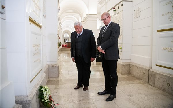 A hét éve elhunyt Buzánszky Jenőre emlékeztek