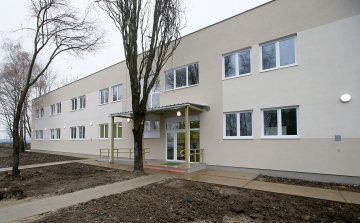 MŰSZAKI ÁTADÁS AZ ÚJ EGRI GONDOZÓI HÁZBAN