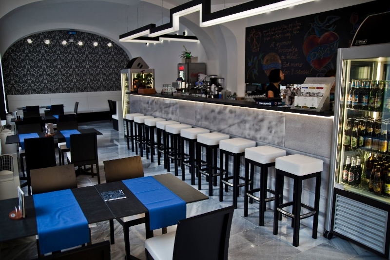 Déjá Vu Cafe, Restaurant & Bar