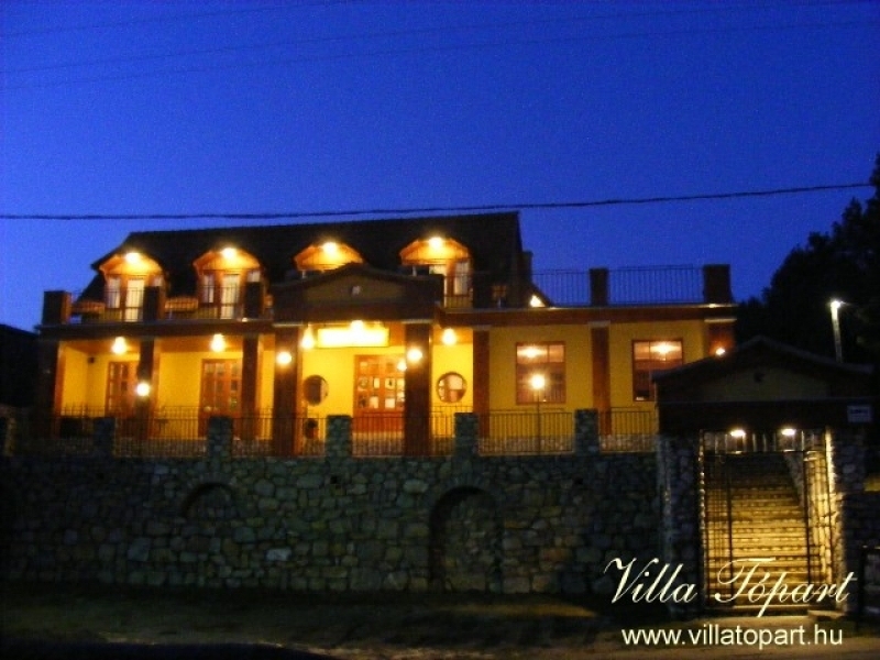 Villa Tópart 