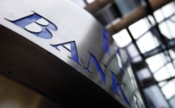 Ismét bátrabban veszünk fel hitelt