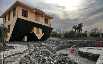 Fejtetőre állított ház épül Sanghajban
