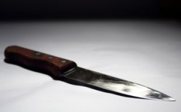 Hasba szúrtak egy férfit Győrben, keresik az elkövetőt