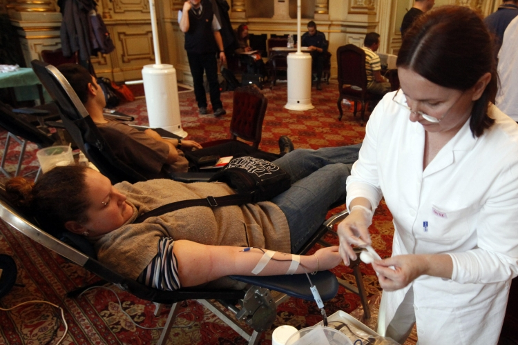 'Csak a vesére kell sokáig várni': OVSZ vezető a véradásról és a szervdonáció hazai helyzetéről