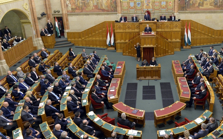 A veszélyhelyzet meghosszabbítása vár a parlamentre