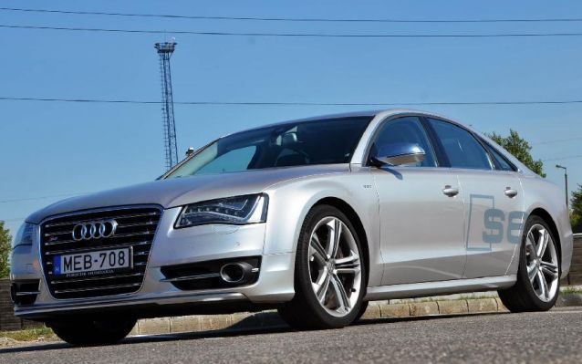 Simogató G-erők – Audi S8-teszt