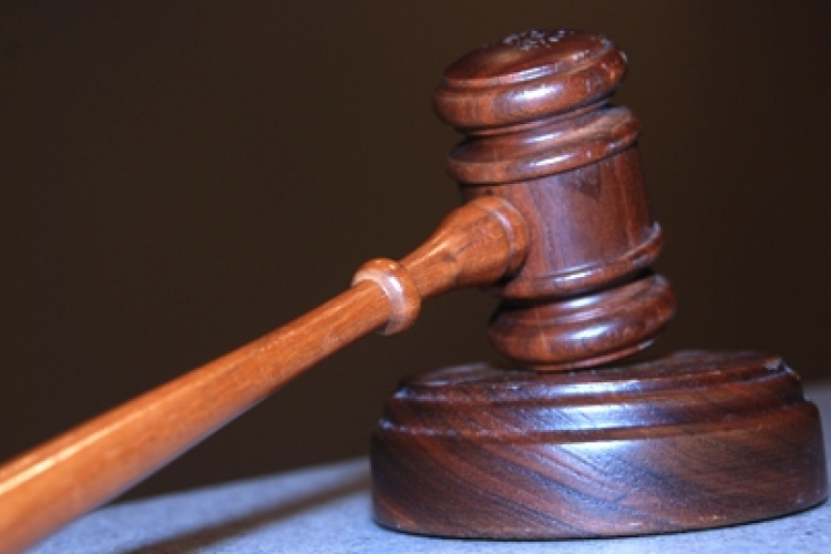 Kábítószert kevert és terjesztett